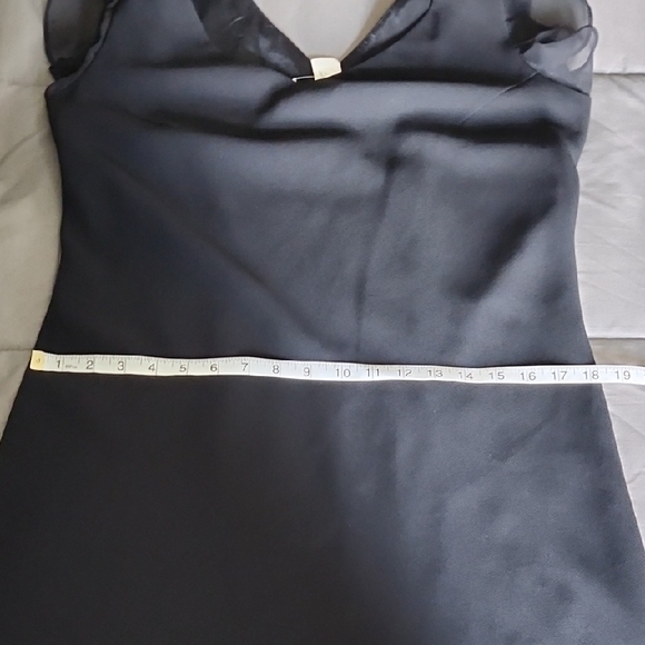 Chic Black Flutter Sleeve Midi Dress - Picture 9 of 10